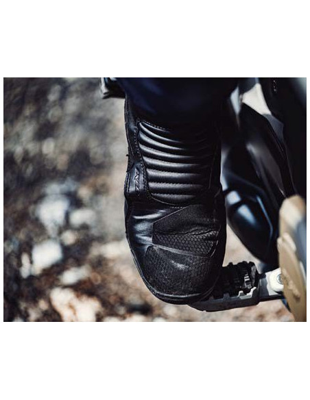 Ghete (cizme) moto Touring/Adventure barbati All Season Ixon model Midgard WP MS culoare: negru (100% waterproof)