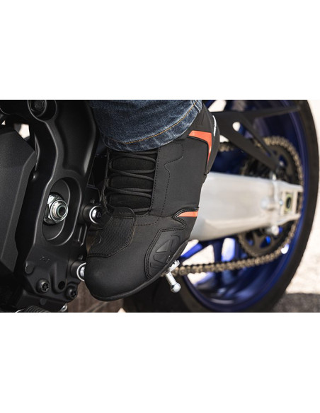 Ghete moto Roadster barbati All Season Ixon model Gambler WP MS culoare: negru/rosu (100% waterproof)