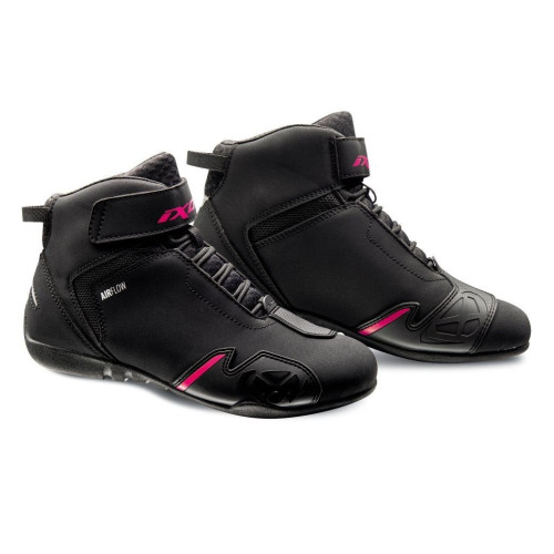 Ghete moto Roadster femei All Season Ixon model Gambler LS culoare: negru/fuchsia (roz)
