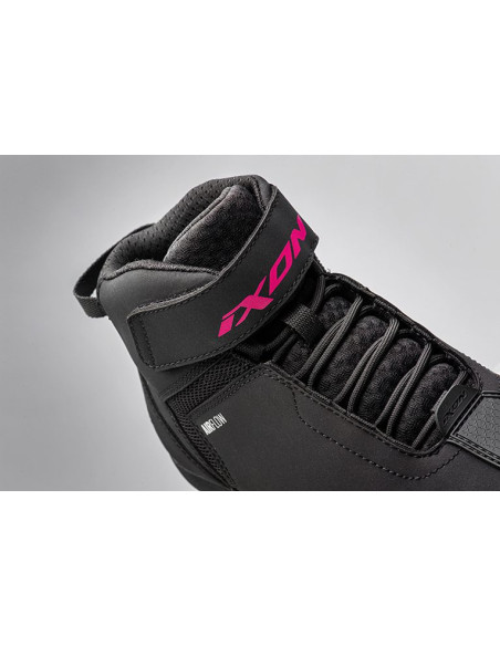 Ghete moto Roadster femei All Season Ixon model Gambler LS culoare: negru/fuchsia (roz)
