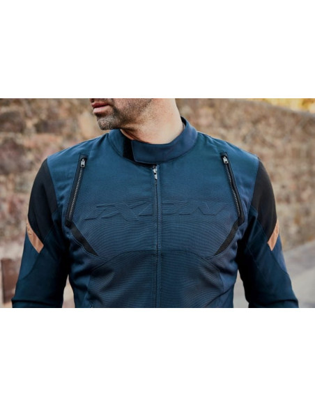 Geaca (jacheta) motociclete barbati Urban/Heritage Ixon mid-season model Striker Retro WP MS culoare: negru/navy/maro