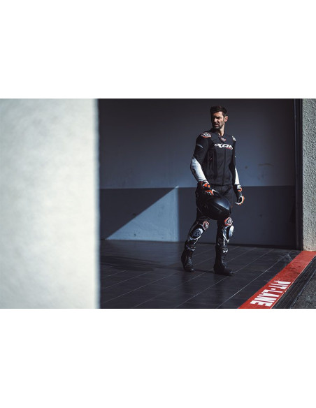 Pantaloni motociclete barbati piele Racing Ixon vara model Vortex 3 MS culoare: negru/alb
