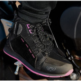Ghete moto Urban femei All Season Ixon model Freaky WP LS culoare: negru/fuchsia (roz) (100% waterproof)