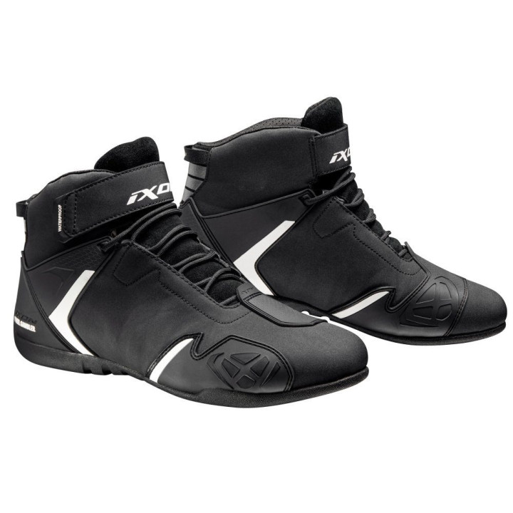 Ghete moto Roadster barbati All Season Ixon model Gambler WP MS culoare: negru/alb (100% waterproof)
