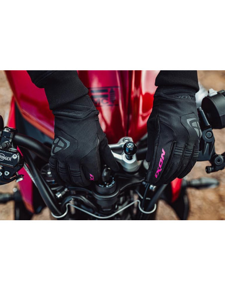Manusi femei Roadster Mid-season textil/piele Ixon model MIG 2 WP LS culoare: negru/fuchsia (roz) - degete tactile - waterproof