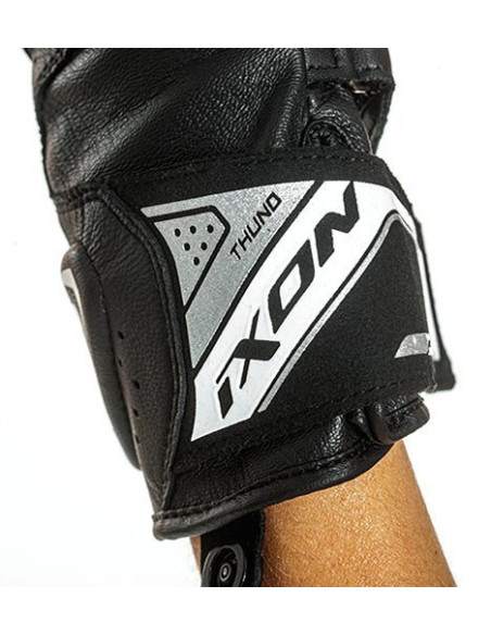 Manusi femei Racing vara piele Ixon model Thund LS culoare: negru/alb - degete tactile