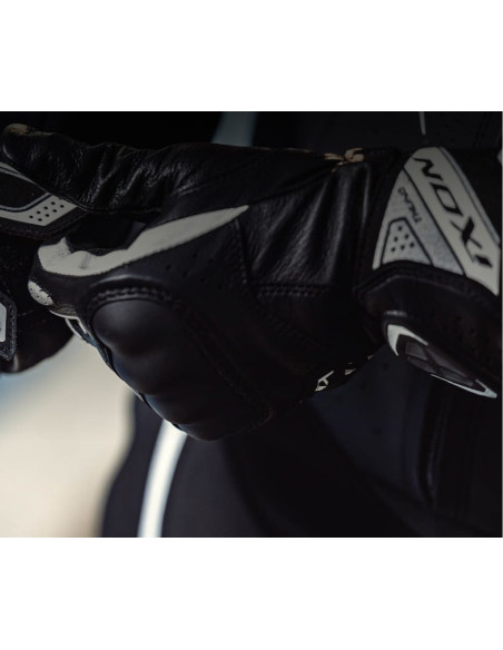 Manusi femei Racing vara piele Ixon model Thund LS culoare: negru/alb - degete tactile