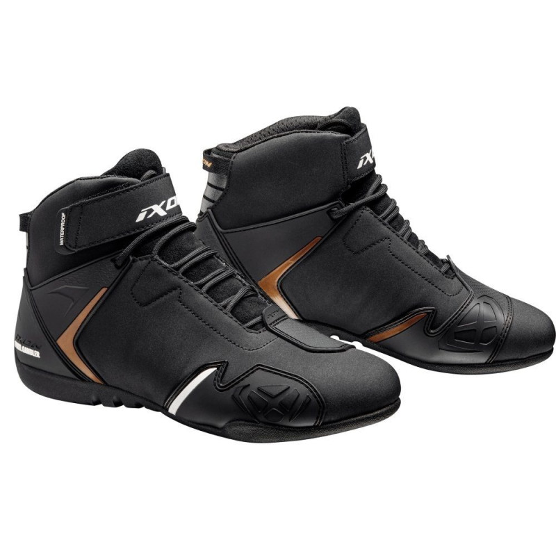 Ghete moto Roadster femei All Season Ixon model Gambler WP LS culoare: negru/gold (auriu) (100% waterproof)