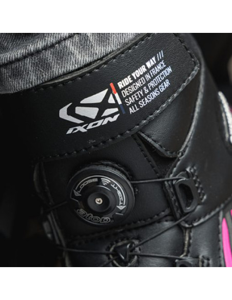 Ghete moto Roadster femei All season Ixon model Ranker WP LS culoare: negru/alb/fuchsia (roz) (100% waterproof)